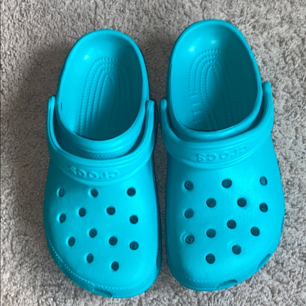 Green/turquoise crocs